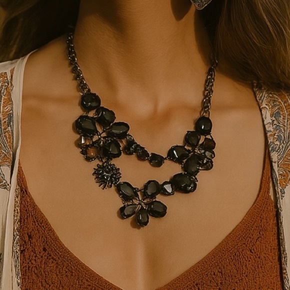 Large Flowers Faceted Rhinestone Faux Stone Silver Tone Statement Boho Necklace - Picture 1 of 14